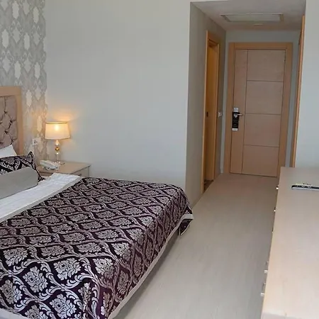 Maya World Imperial 4*